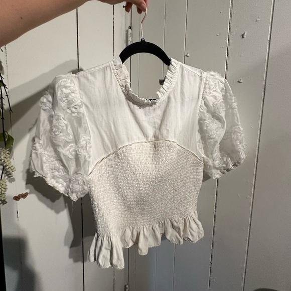 ANTHROPOLOGIE Elegant White Ruffled Sleeve smocked Women's Top - Picture 3 of 6